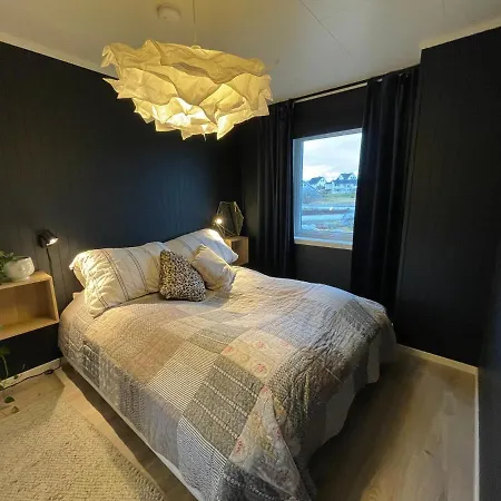 Moderne Hus Med Stor Balkong Og Hage * Leknes