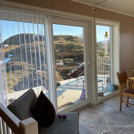 Villa Moderne Hus Med Stor Balkong Og Hage Leknes